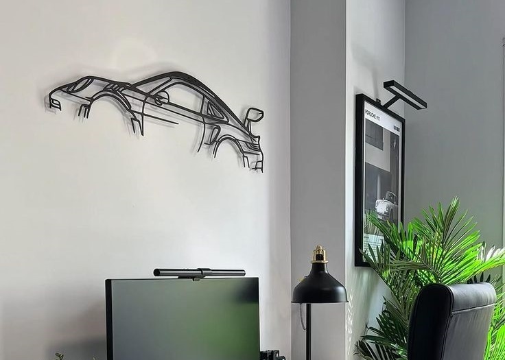 EV VEYA OFİS İÇİN TASARLANMIŞ ORTA BOY OTOMOBİL DESENLİ METAL TABLO