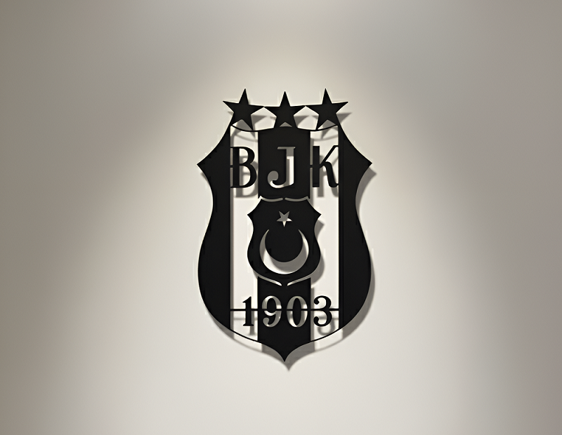 EV VEYA OFİS İÇİN TASARLANMIŞ BEŞİKTAŞ DESENLİ METAL TABLO