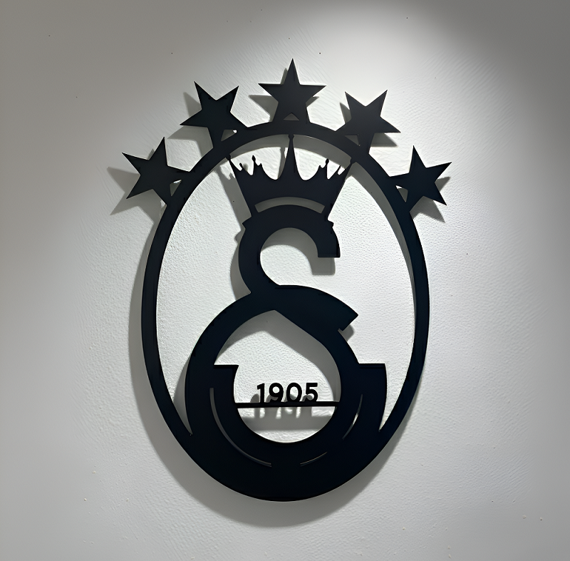 EV VEYA OFİS İÇİN TASARLANMIŞ GALATASARAY LOGO DESENLİ METAL TABLO